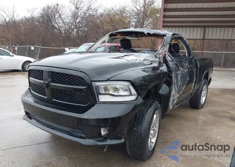 2019 Ram 1500 Classic Express Regular Cab 4X2 6'4 Box z USA, uszkodzony, nr VIN 3C6JR6ATXKG500694